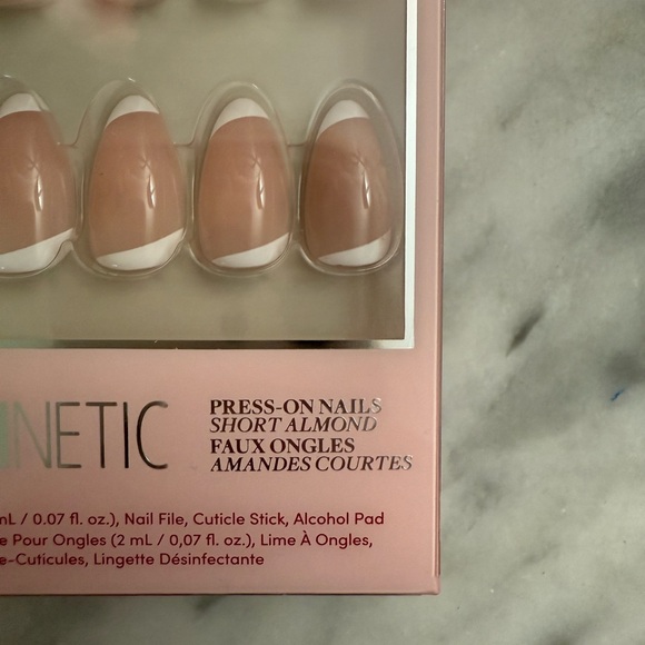 Glamnetic Press-on Nails “Duchess” Short Almond - Picture 5 of 8